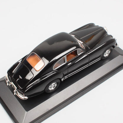 Zonan 1954 Classic Die-Cast Car (1:43)