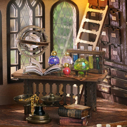 Zonan Wooden Mini Dollhouse Kit