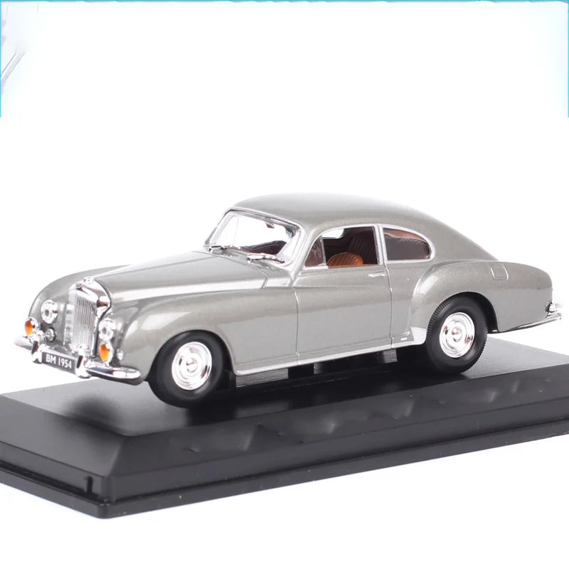 Zonan 1954 Classic Die-Cast Car (1:43)