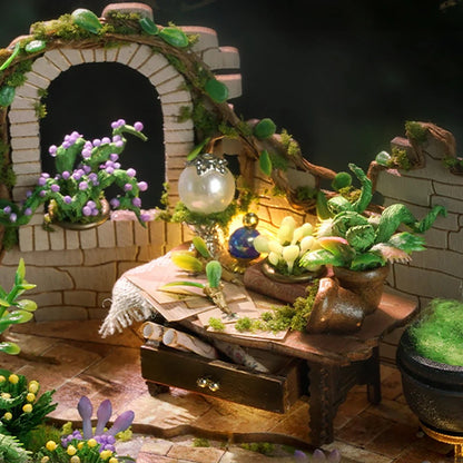 Zonan Wooden Mini Dollhouse Kit