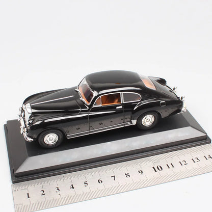 Zonan 1954 Classic Die-Cast Car (1:43)