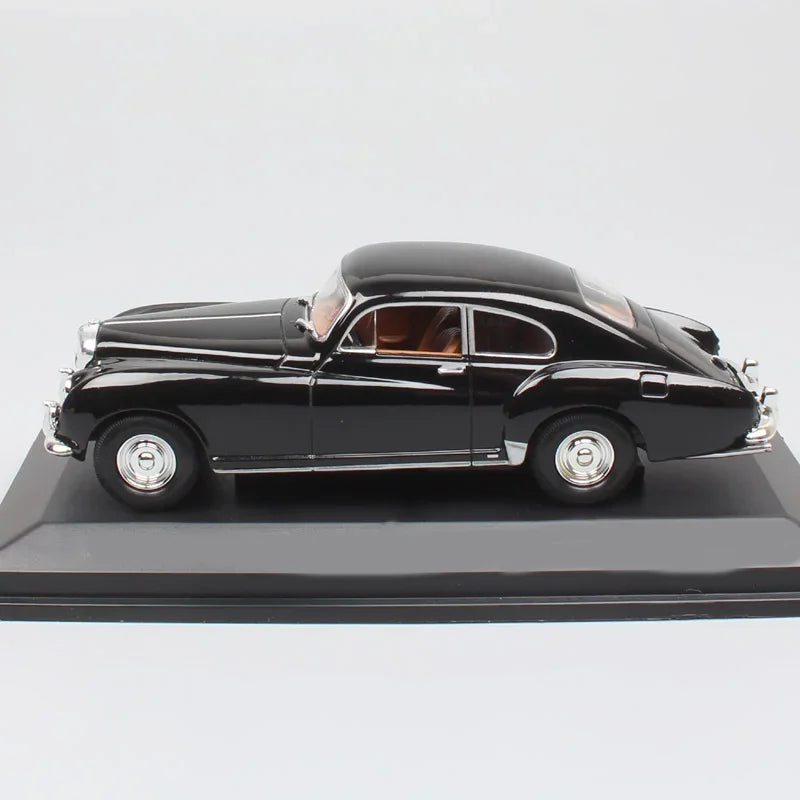 Zonan 1954 Classic Die-Cast Car (1:43)